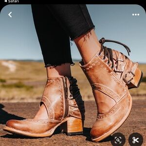 ISO Freebird Desert Taupe size 8 brand new DON’T PURCHASEE